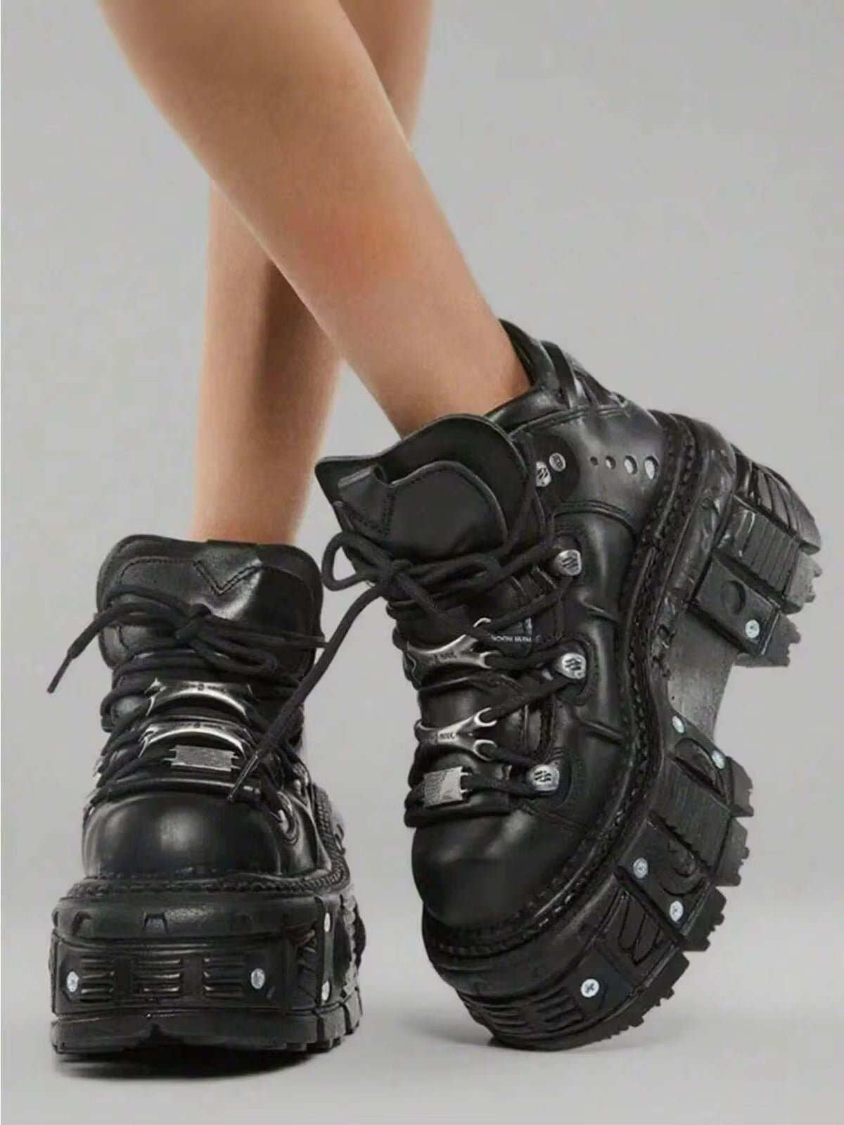 Women's Platform Biker Boots Lace Up Motorcycle Ankle Boots Black Metal Combat Y2K Goth Punk Booties Fashion Shoes Outdoor Footwear Rock Boots